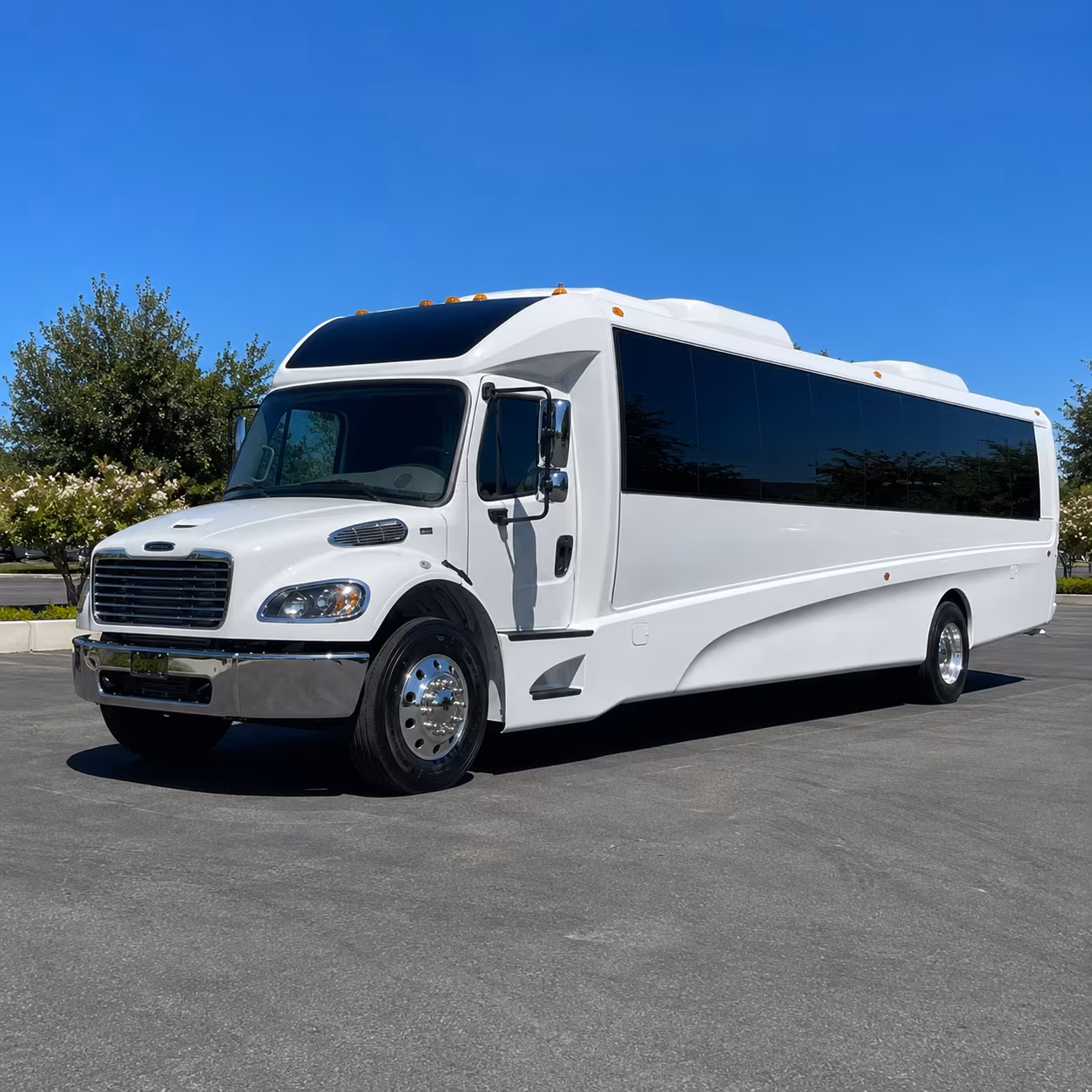 hollywood 25 passenger minibus
