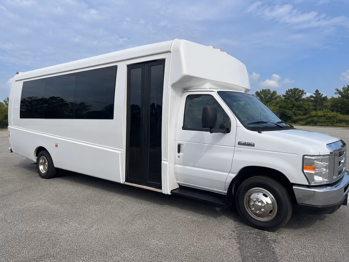 hollywood night out party bus rental
